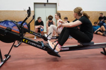 Soutěž na veslařských trenažerech