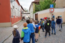Kostýmové provázení po Litomyšli pro žáky školy