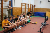 Soutěž na veslařských trenažerech