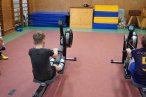 Soutěž na veslařských trenažerech