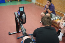 Soutěž na veslařských trenažerech