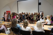 Vystoupení školního sboru na semináři ředitelů ZŠ a MŠ