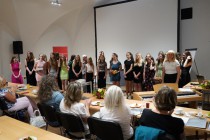 Vystoupení školního sboru na semináři ředitelů ZŠ a MŠ Vystoupení školního sboru na semináři ředitelů ZŠ a MŠ
