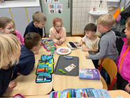 Pokusy - duha, balónek a matematika na tabletu
