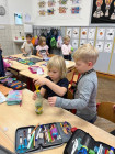 Pokusy - duha, balónek a matematika na tabletu
