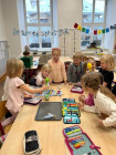 Pokusy - duha, balónek a matematika na tabletu