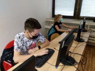 Matěj tvoří prezentaci v soutěži PC_ák