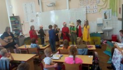 Anglické divadlo zahrané žáky třetí třídy