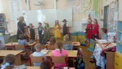 Anglické divadlo zahrané žáky třetí třídy