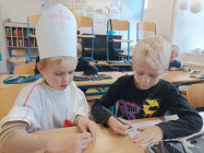 Adventní šifry, práce s tablety a pokusy