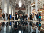 Osmáci v piaristickém kostele