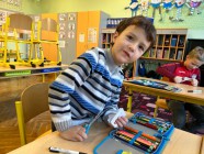 Hrajeme si s autobusy, vystřihování osově souměrných obrazců