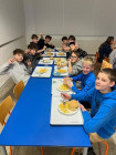 Oběd na přání - pochutnali jsme si na burgeru!