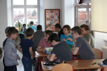 Prvňáčci přejí deváťákům k přijímacím zkouškám