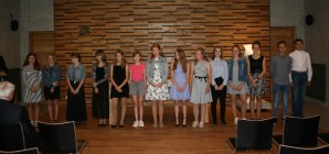 Slavnostní předávání sborníčků 100 let Československa na ZŠ Zámecká Slavnostní předávání sborníčků 100 let Československa na ZŠ Zámecká