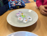 Pokusy - láva, kytičky na hladině, skládání origami