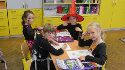 Halloweenská škola