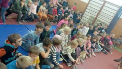 Policejní pes vycvičený na hledání výbušnin