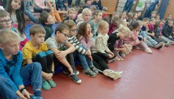 Policejní pes vycvičený na hledání výbušnin